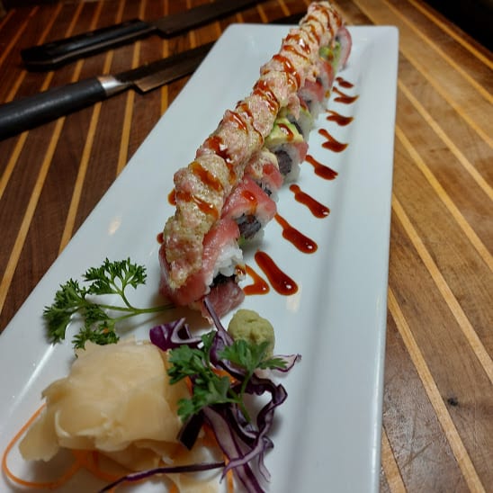 Triple Tuna (Wasabi Tobiko) Maki.