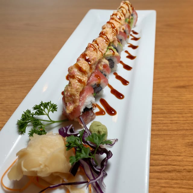 Triple Tuna (Wasabi Tobiko) Maki.